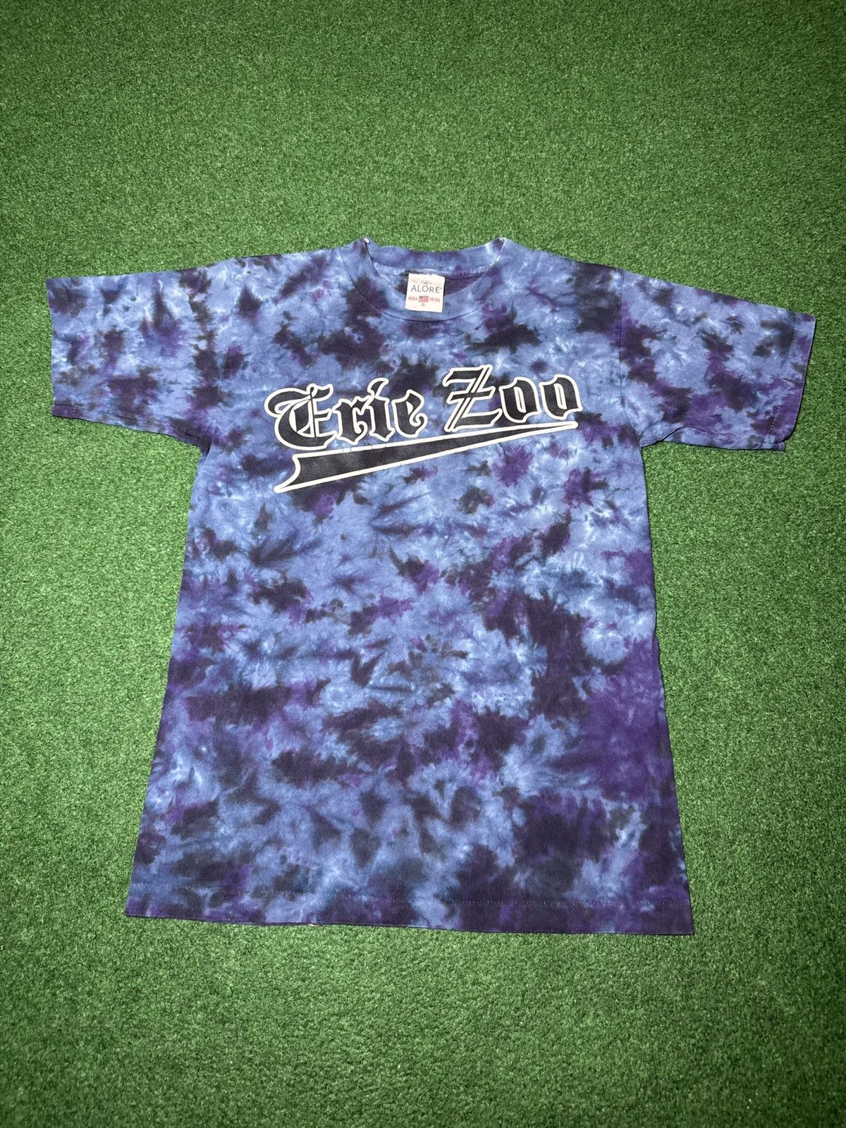 Vintage Vintage 90s Erie Zoo Pennsylvania Tie Dye Small T Shirt Size US S / EU 44-46 / 1 - 1 Thumbnail