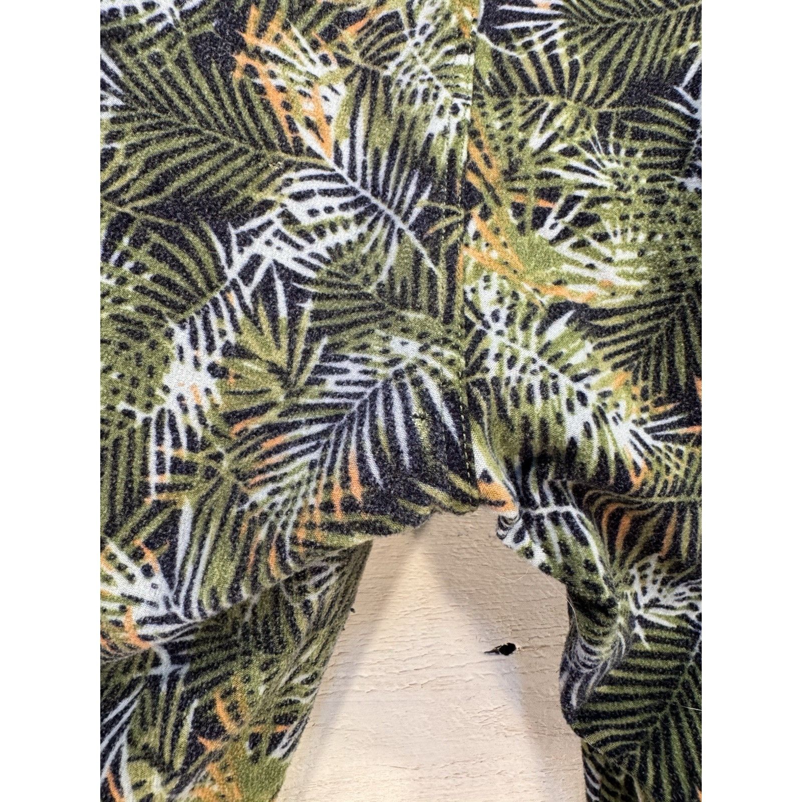 Other LuLaRoe Leggings OS One Size GREEN PINE NEEDLES Used Conditi Size 29" - 5 Thumbnail
