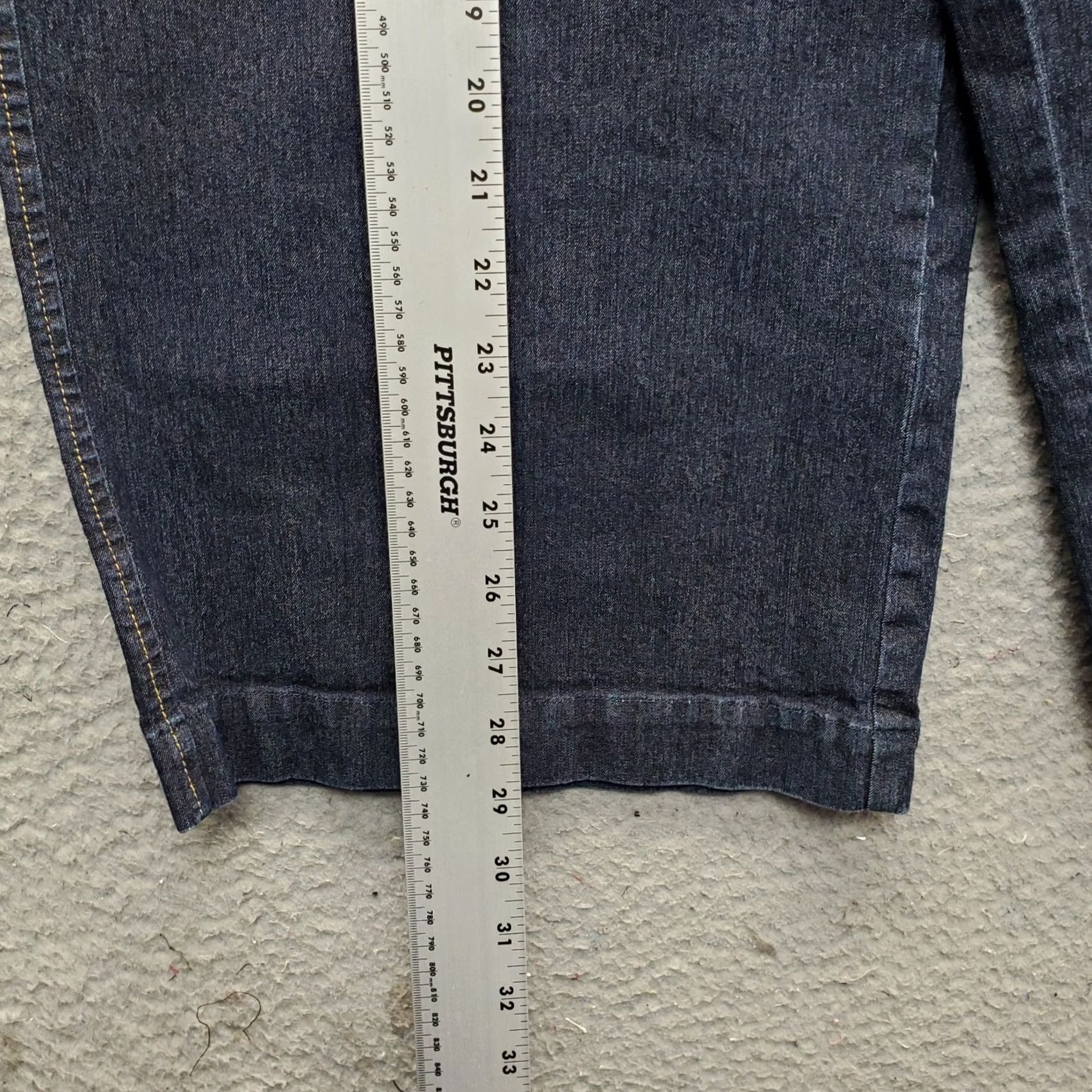 Vintage Josephine Chaus Womens Capri Jeans 10 Blue Denim High Rise Wide Leg Vintage? No? Regular Fit Size 10 Jeans Women Blue Denim Capri Style Jeans Size 32" / US 10 / IT 46 - 3 Thumbnail