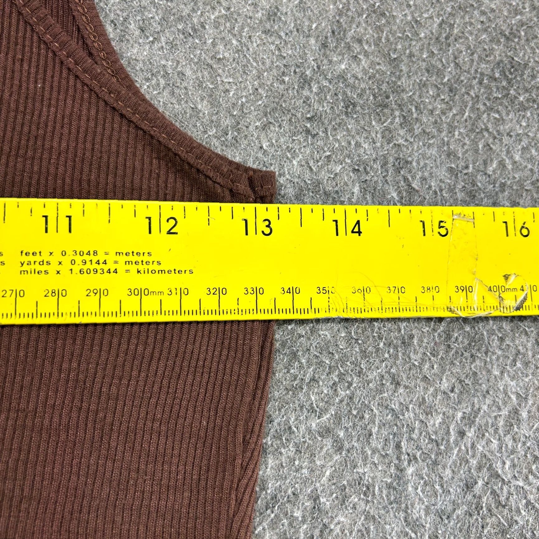Vintage VINTAGE Fang Tank Women S Brown Sequin Ribbed Cotton Sleeveless Top, Basic Casual, Y2K, Movie Theme, Reflective Accents Size S / US 4 / IT 40 - 6 Thumbnail