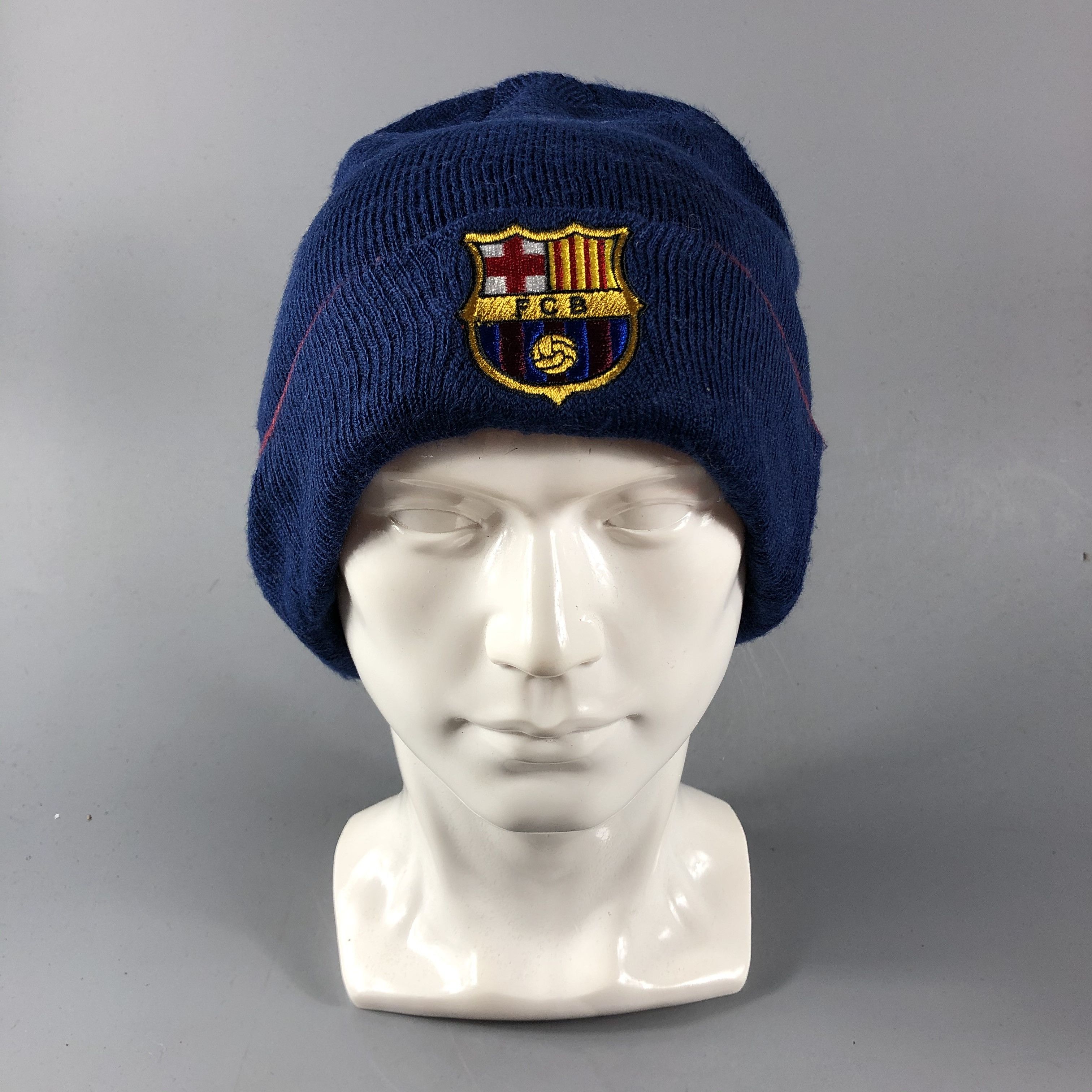 Vintage FC Barcelona Beanie Snowcap Snow Hat B624 Size ONE SIZE - 1 Thumbnail
