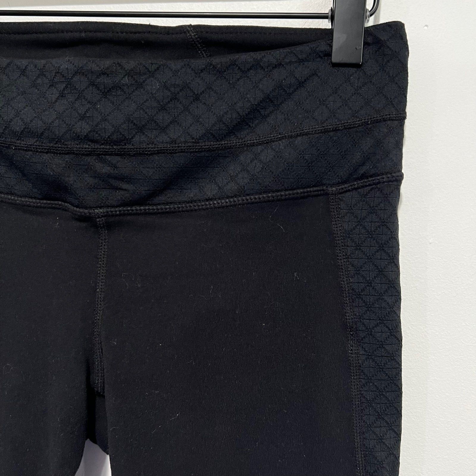 Athleta Athleta Black Cropped Leggings Size Small Size 27" / US 4 / IT 40 - 2 Thumbnail