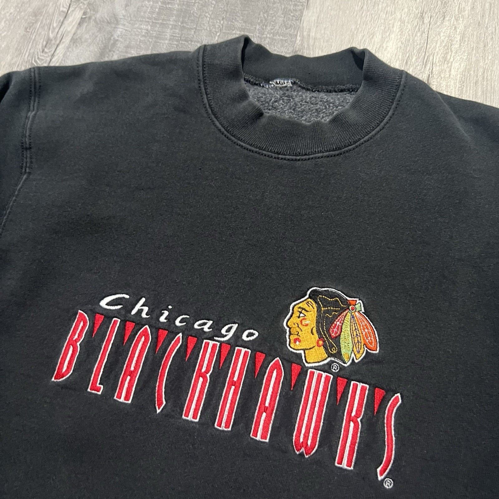 Vintage VTG Chicago Blackhawks Black NHL Flower Back Hit Sweatshirt Size US M / EU 48-50 / 2 - 3 Thumbnail