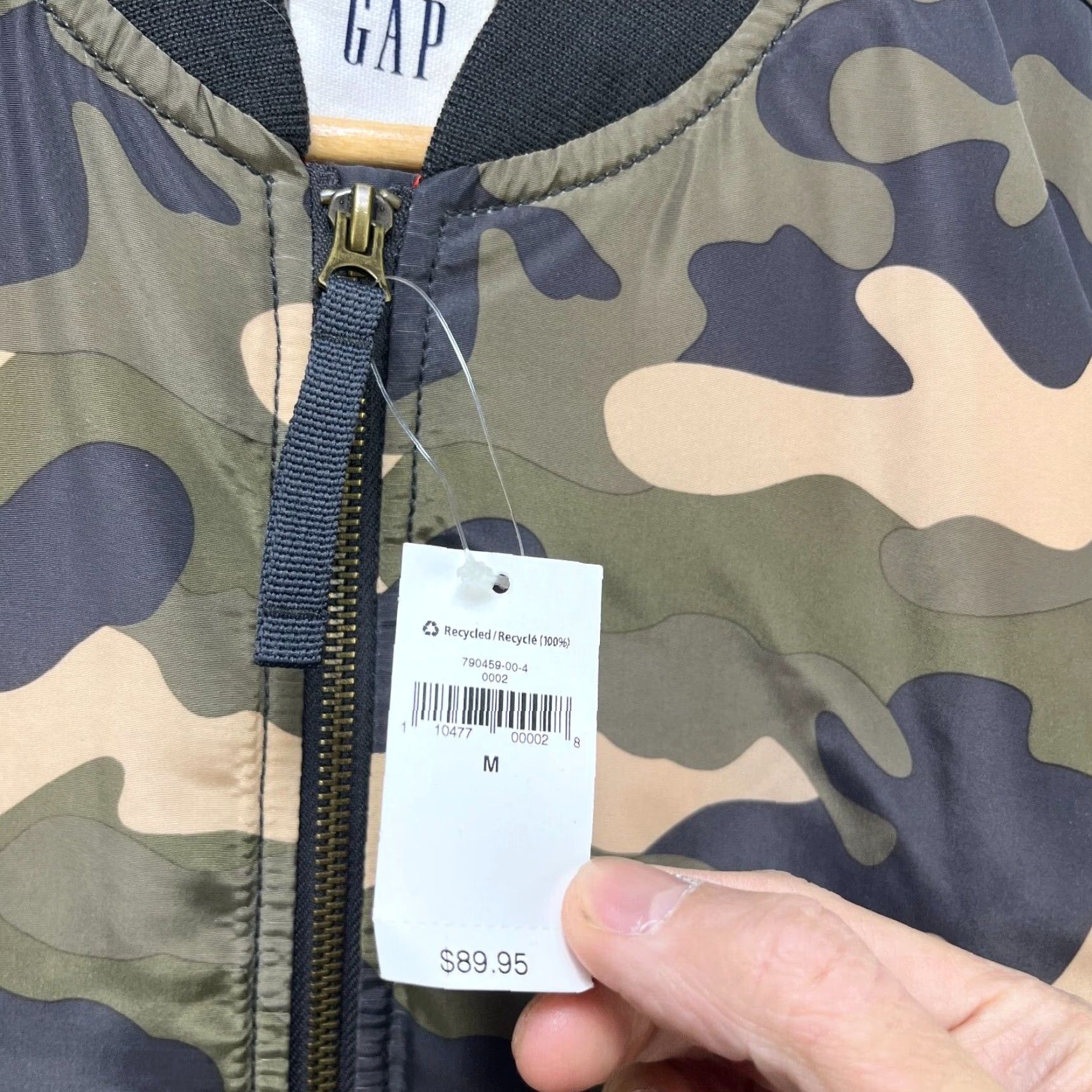 Gap VINTAGE Gap Camo Flight Bomber Jacket Zip Up Medium Mens Size US M / EU 48-50 / 2 - 5 Thumbnail
