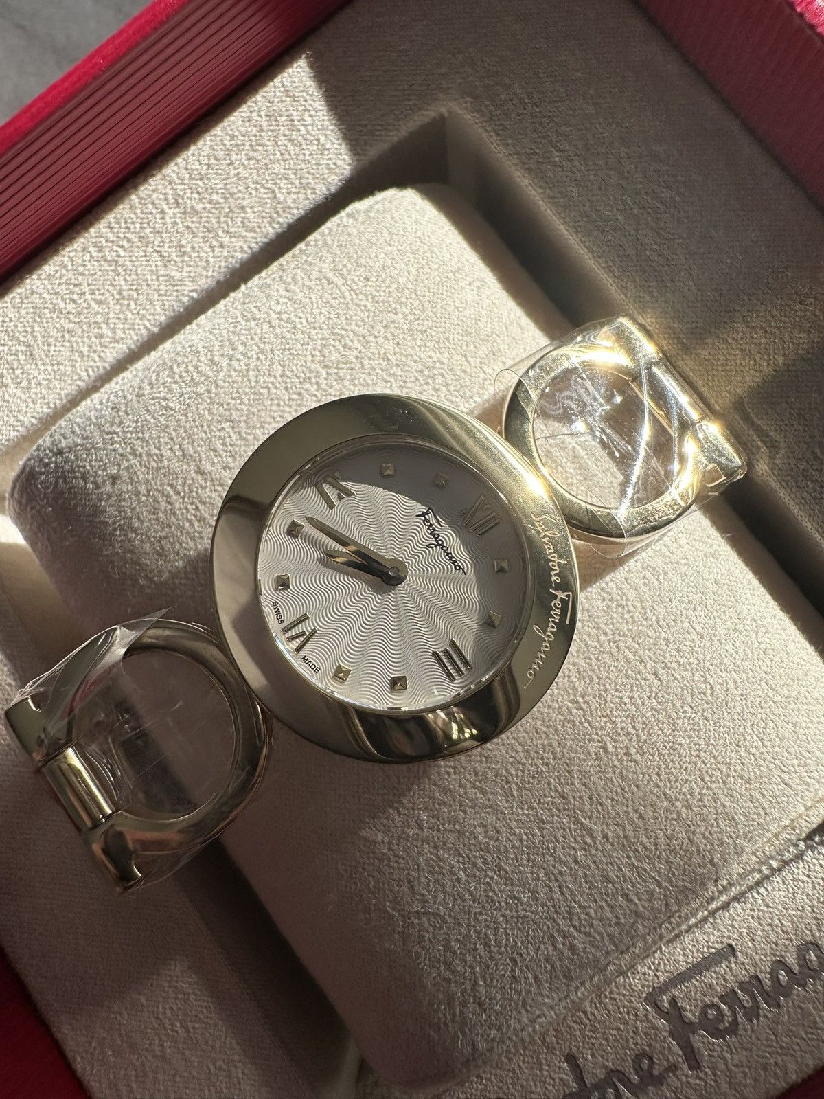 Salvatore Ferragamo Salavtore Ferragamo Gold Watch Size ONE SIZE - 3 Thumbnail
