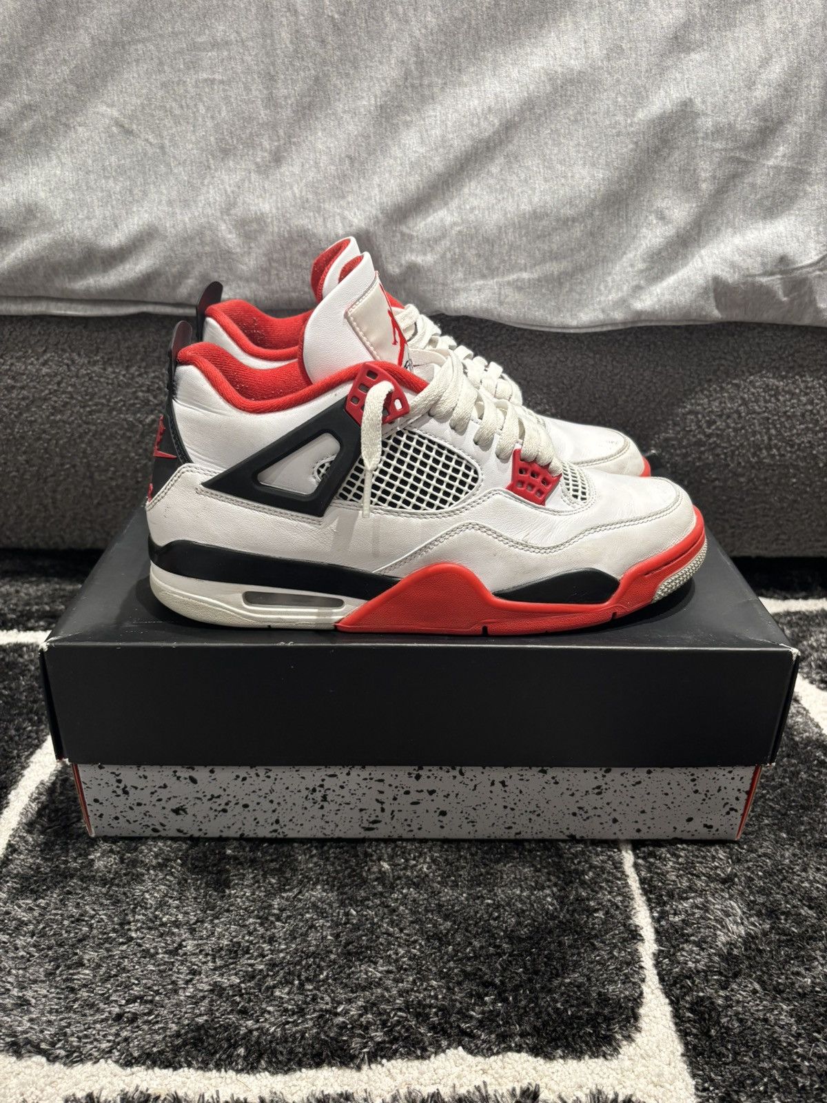 Jordan Brand × Nike Jordan 4 Fire Red Size US 10 / EU 43 - 1 Thumbnail