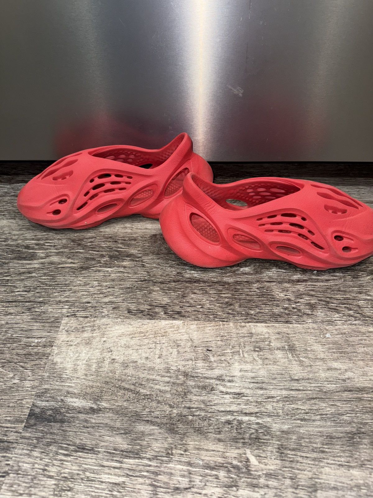 Yeezy Yeezy Foam rnnr Vermilion Size US 9 / EU 42 - 2 Thumbnail