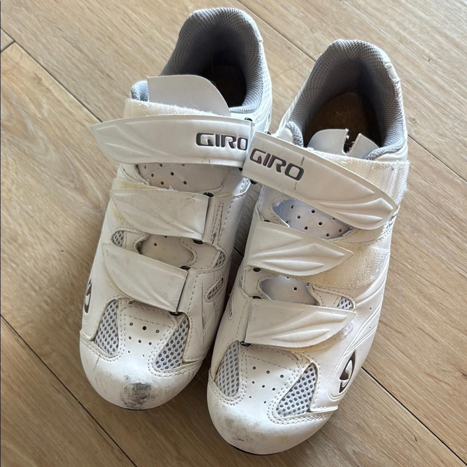 Giro Giro women’s spin shoes with peloton clips Size US 9 / IT 39 - 1 Thumbnail