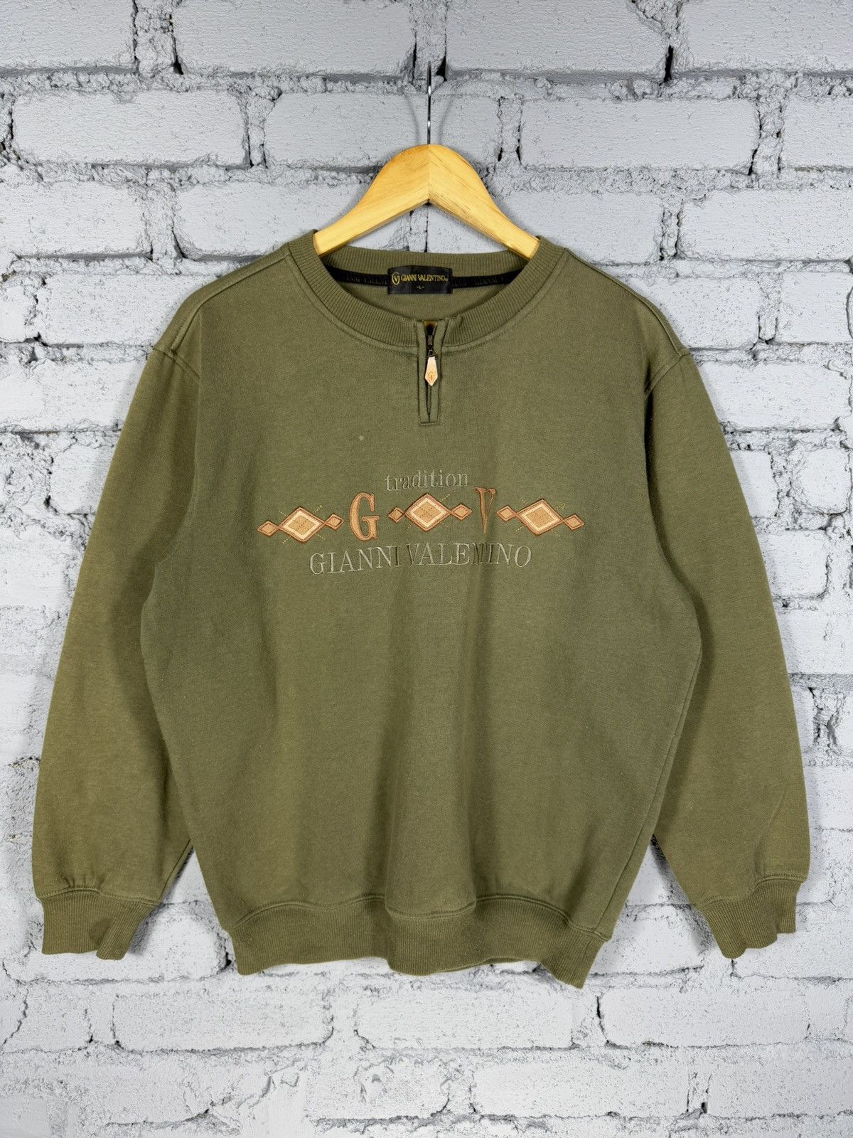 Valentino Vintage Tradisional Gianni Valentino Sun Faded Sweatshirt Size US L / EU 52-54 / 3 - 1 Thumbnail