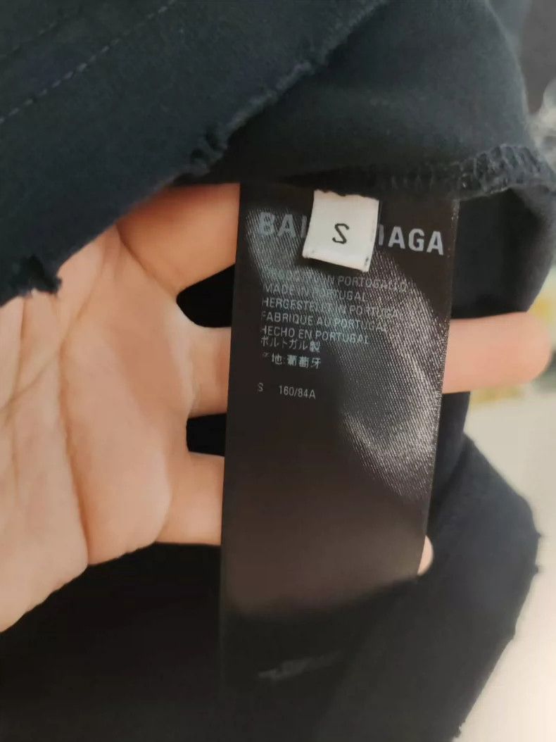 Balenciaga Balenciaga Wave Embroidered Short Sleeve Size US S / EU 44-46 / 1 - 3 Thumbnail