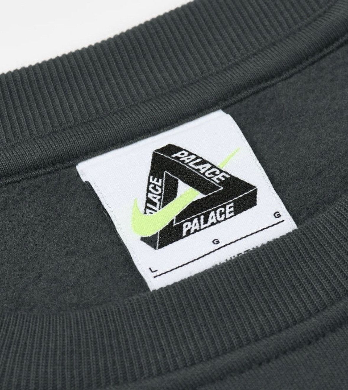 Palace Palace x Nike Total P90 Crew Size US XL / EU 56 / 4 - 4 Thumbnail