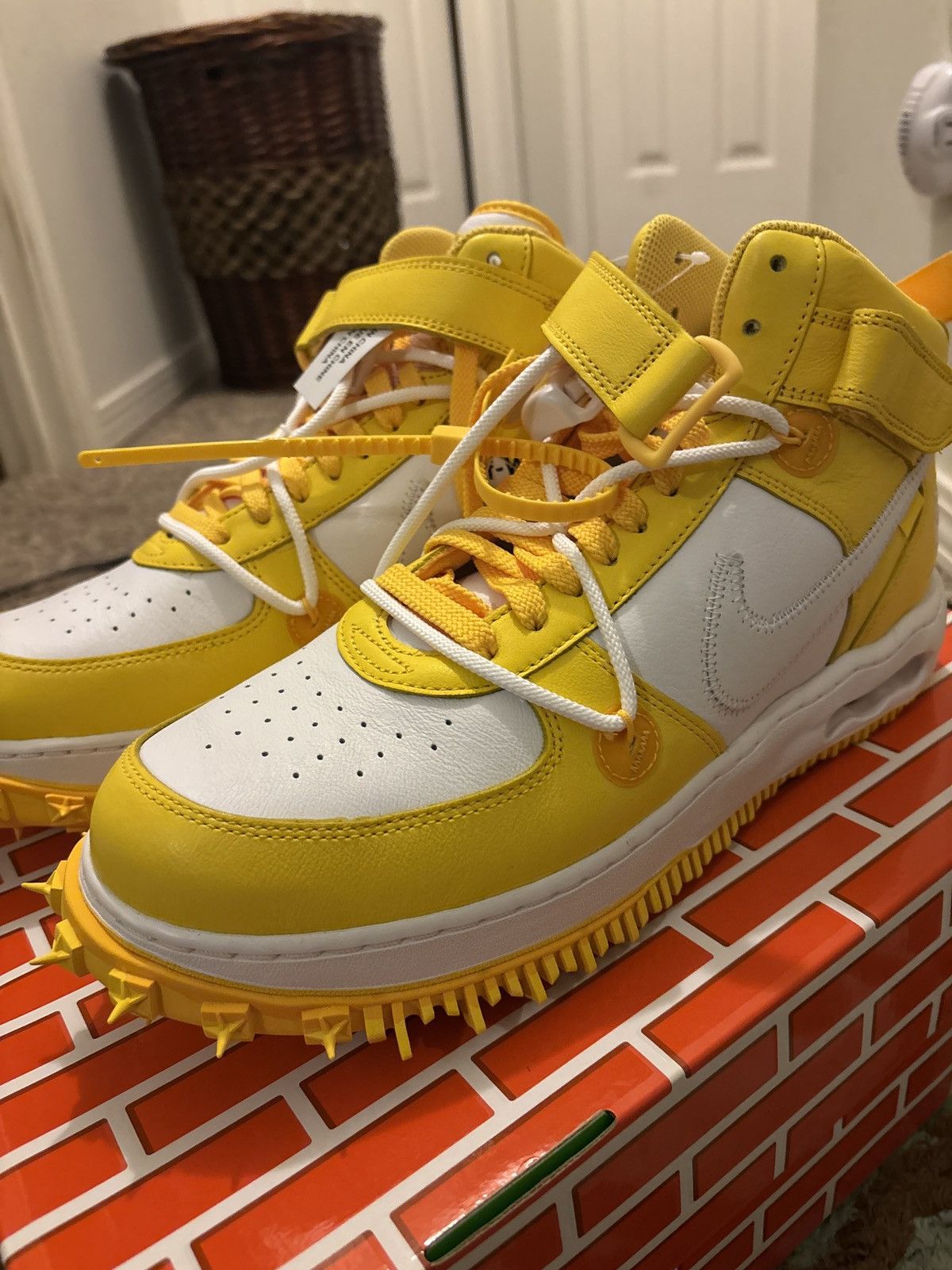 Nike × Off-White Off White Air Forces Size US 11.5 / EU 44-45 - 2 Thumbnail