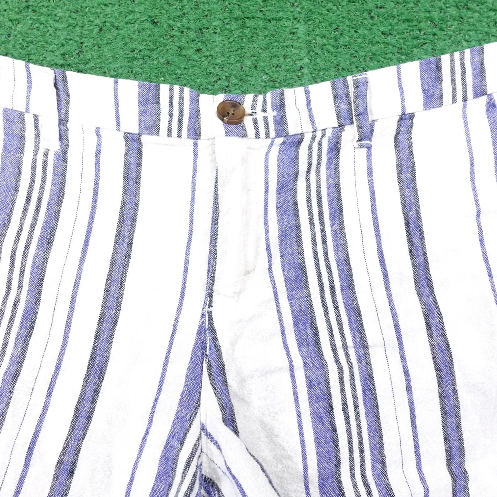 Old Navy Old Navy Chino Shorts Womens Size 10 White Striped Linen Blend Size 32" / US 10 / IT 46 - 2 Thumbnail