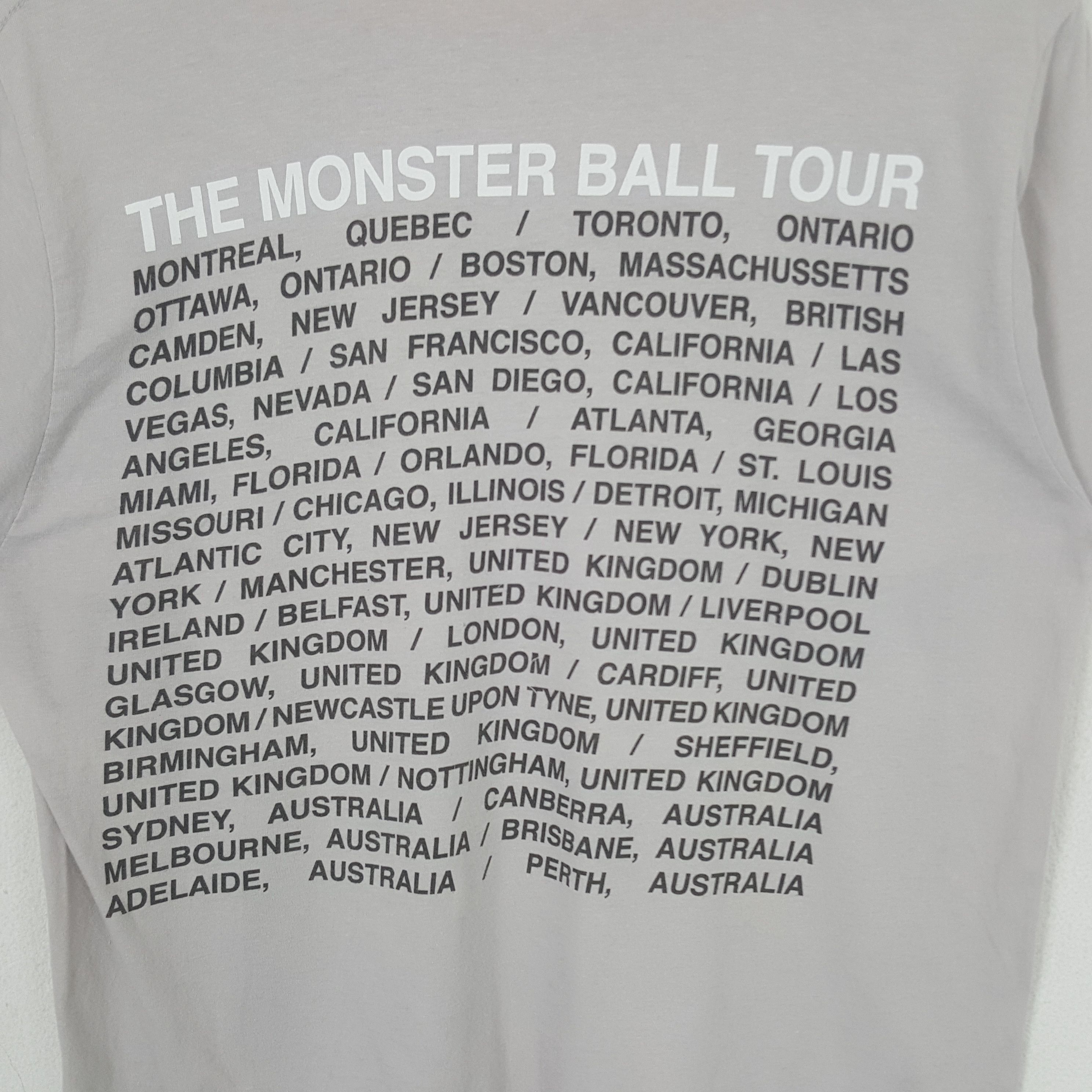 Band Tees Vintage Lady Gaga Alejandro Singer Tour Tshirt RR28 Size US M / EU 48-50 / 2 - 4 Thumbnail