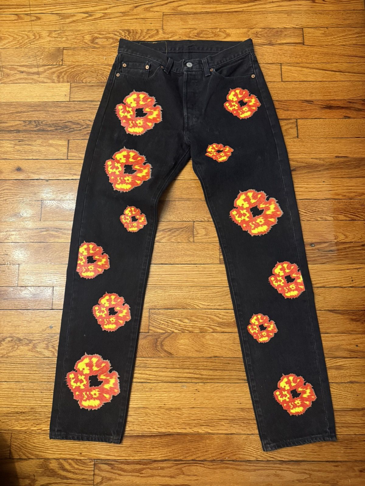DENIM TEARS Denim Tears Offset Wreath Jeans Size 30 Size US 30 / EU 46 - 1 Thumbnail