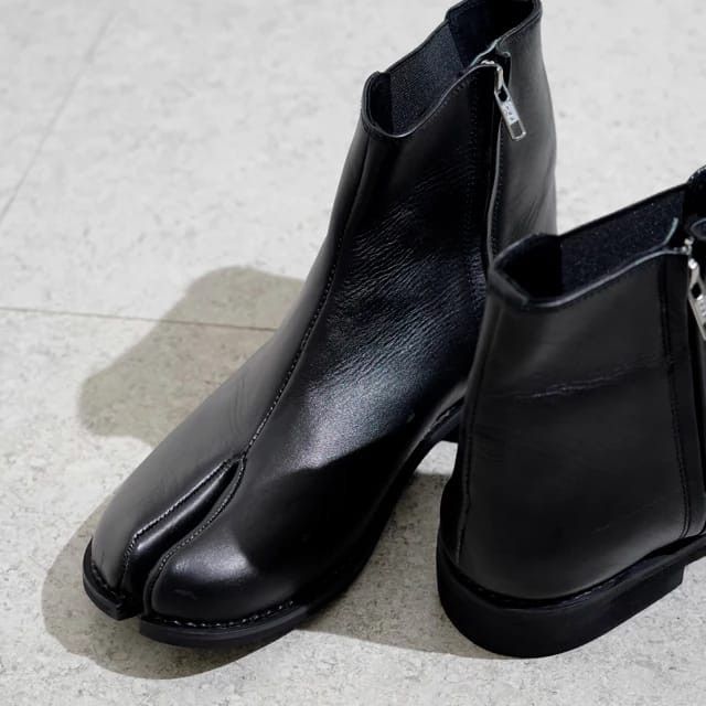 Designer Unisex Takumi Chelsea Boots Tabi Leather Size US 10 / EU 43 - 7 Thumbnail