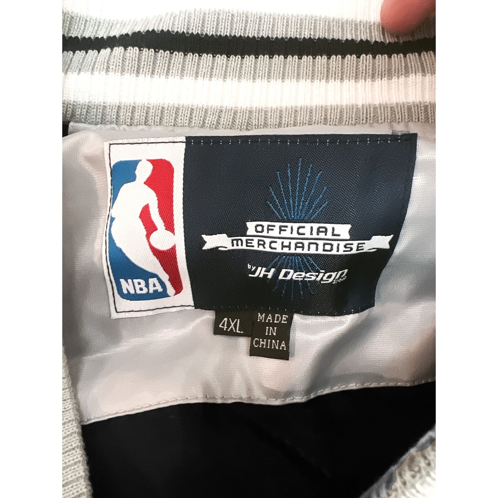 JH Design NBA Miami Heat Satin Bomber Jacket – Size 4XL | New W/ Tags Size US XXL / EU 58 / 5 - 4 Thumbnail