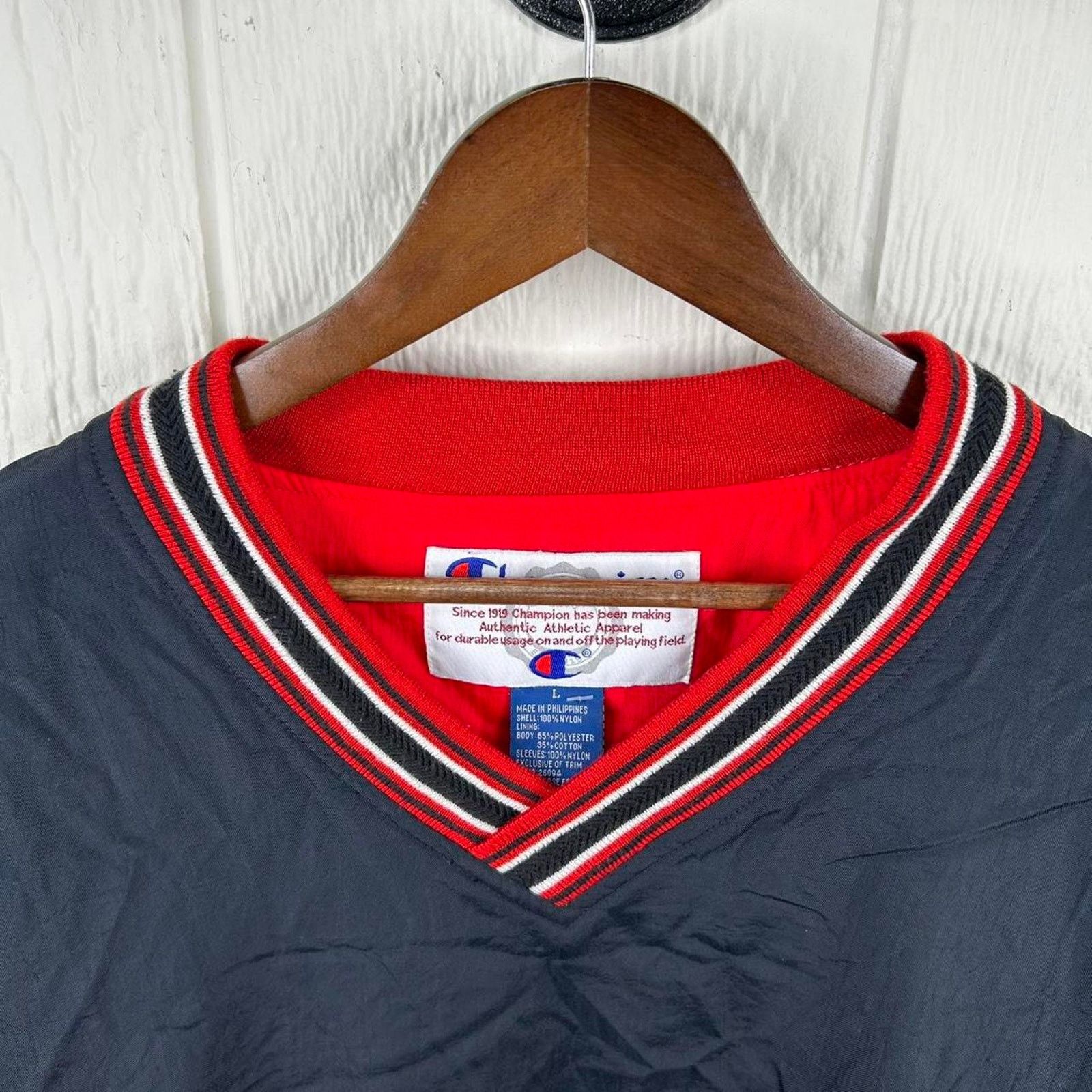 Champion Vintage 90s Champion Navy & Red VNeck Windbreaker Size Large Size US L / EU 52-54 / 3 - 3 Thumbnail