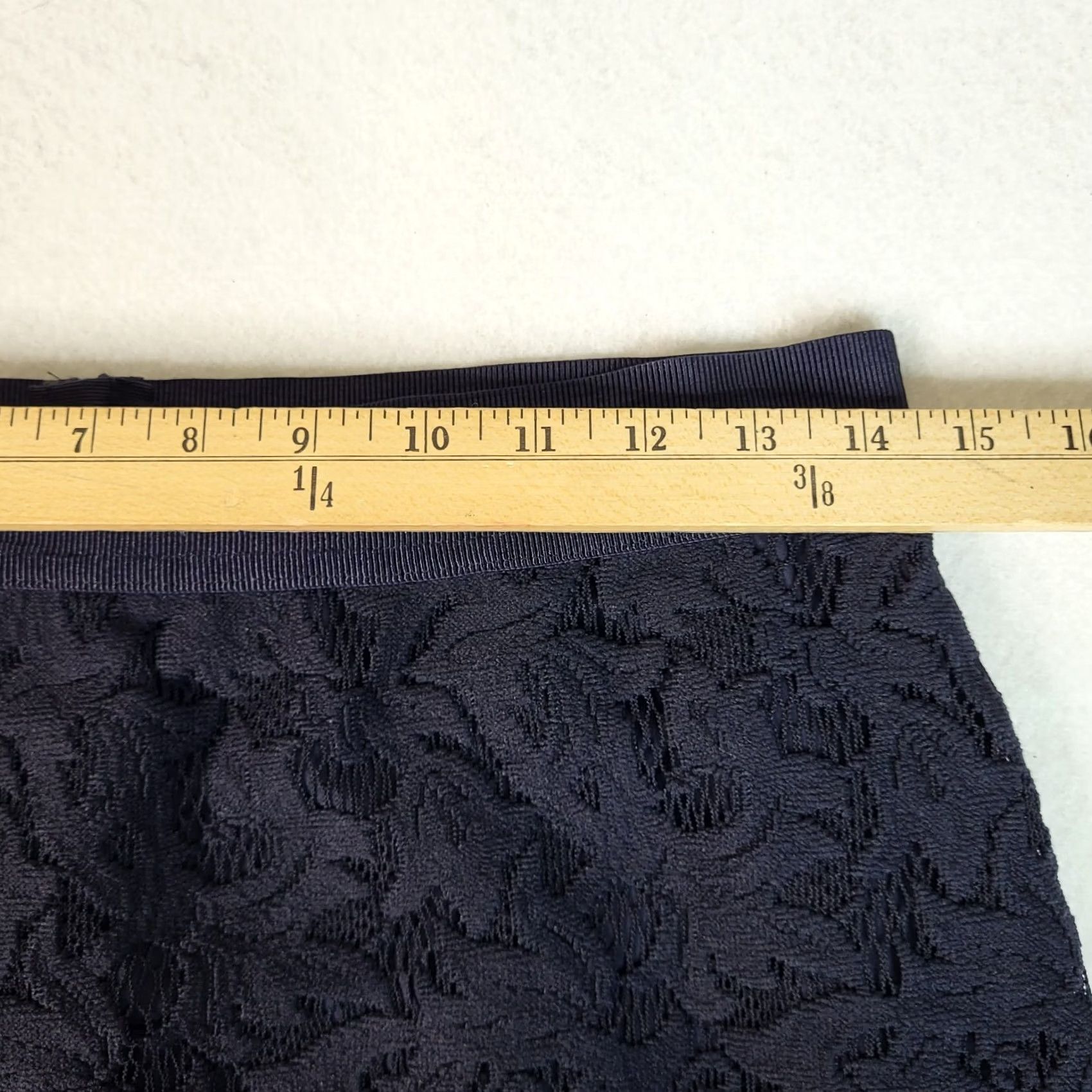 Ann Taylor ANN TAYLOR Skirt Womens Navy Blue Lace Floral Pencil Size 4 Short Regular Zip Zipper 4 Size 27" / US 4 / IT 40 - 4 Thumbnail