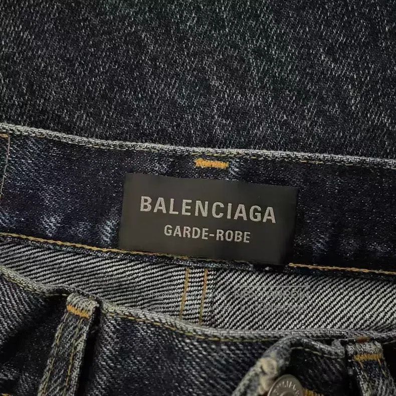 Balenciaga Balenciaga Distressed Casual Pocket Denim Pants Size US 30 / EU 46 - 4 Thumbnail
