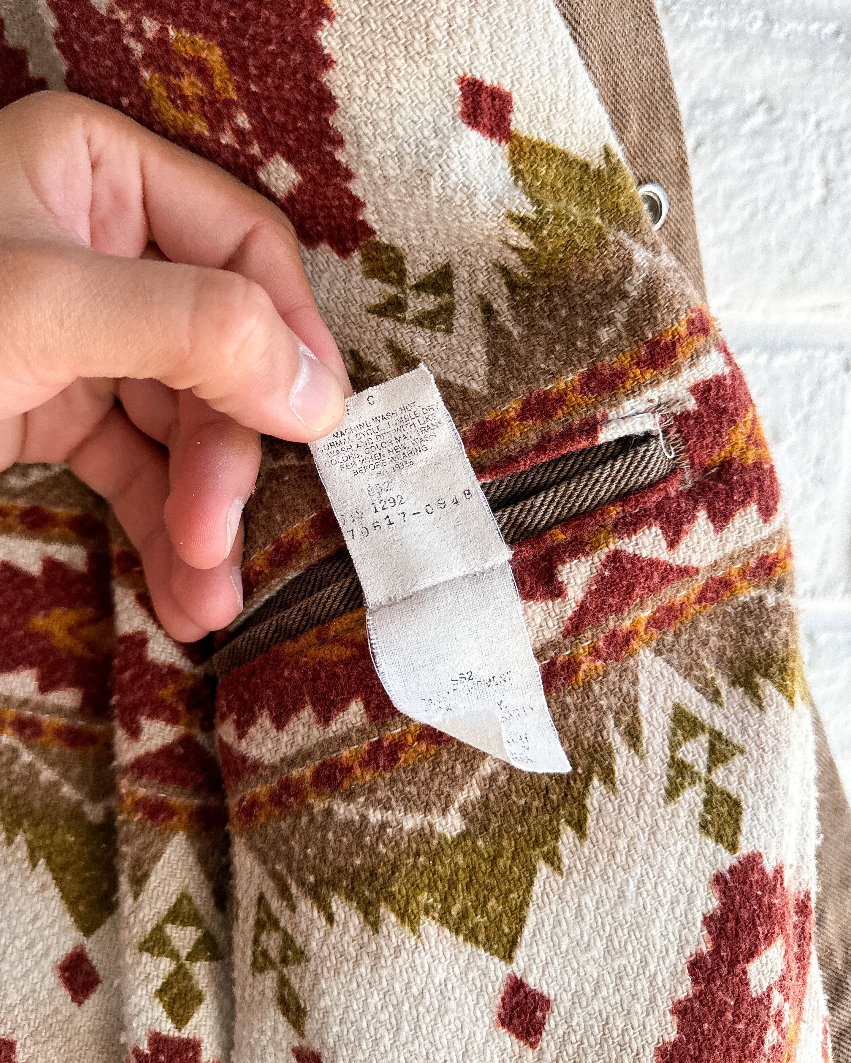 Levi's Vintage Levis Reversible Trucker Jacket Native Blanket Lined Size US L / EU 52-54 / 3 - 4 Thumbnail