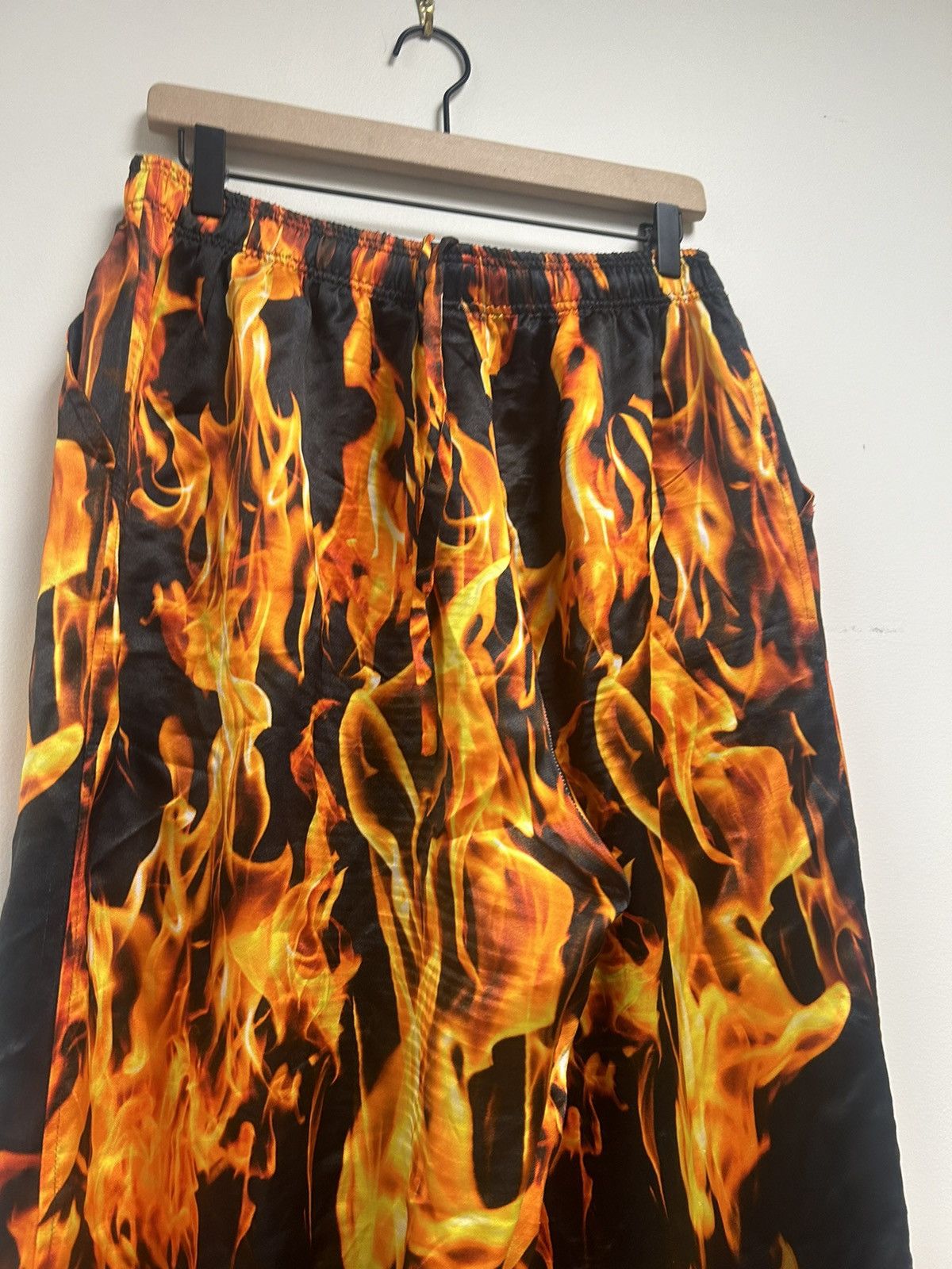 Vetements Silk Flame Wide Leg Pants Size US 30 / EU 46 - 4 Thumbnail