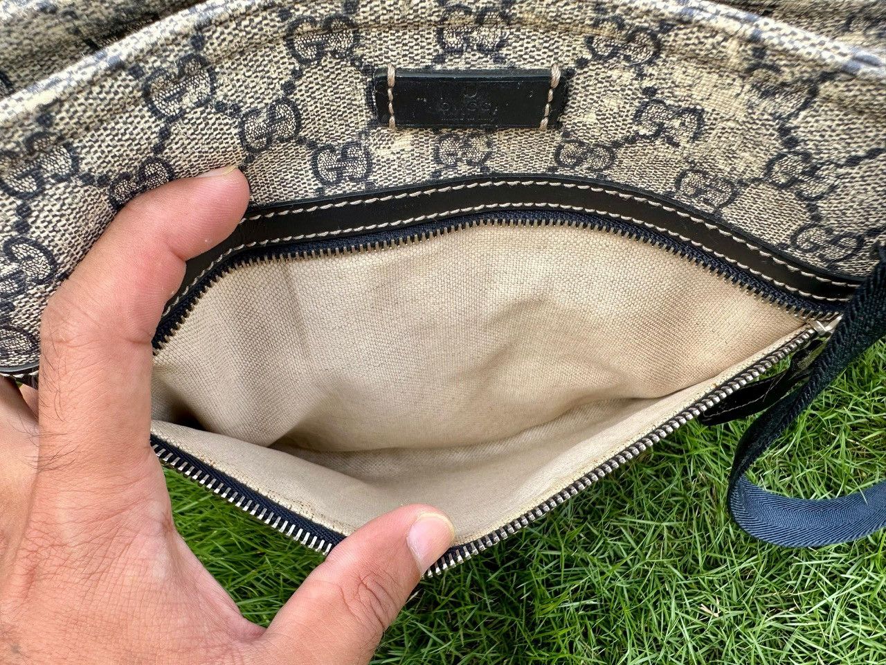 Gucci Authentic Gucci GG Supreme Medium Crossbody Bag Size ONE SIZE - 7 Thumbnail