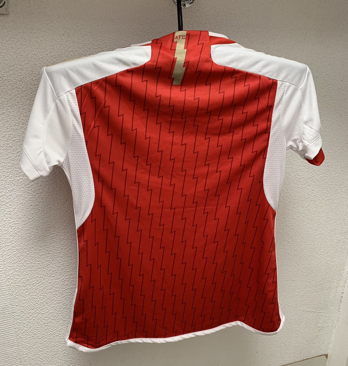 Adidas Arsenal London adidas soccer jersey S-M size new Size US S / EU 44-46 / 1 - 6 Thumbnail