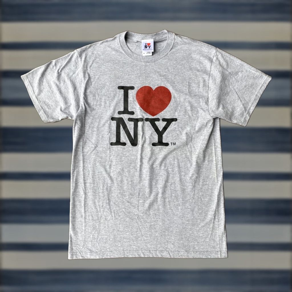 Fruit Of The Loom Vintage Y2K I Love NY Heart Official Gray Tourist T-Shirt Medium NEW User: Vintage Y2K I Love NY Heart Official Gray Tourist T-Shirt Medium NEW Size US M / EU 48-50 / 2 - 1 Thumbnail