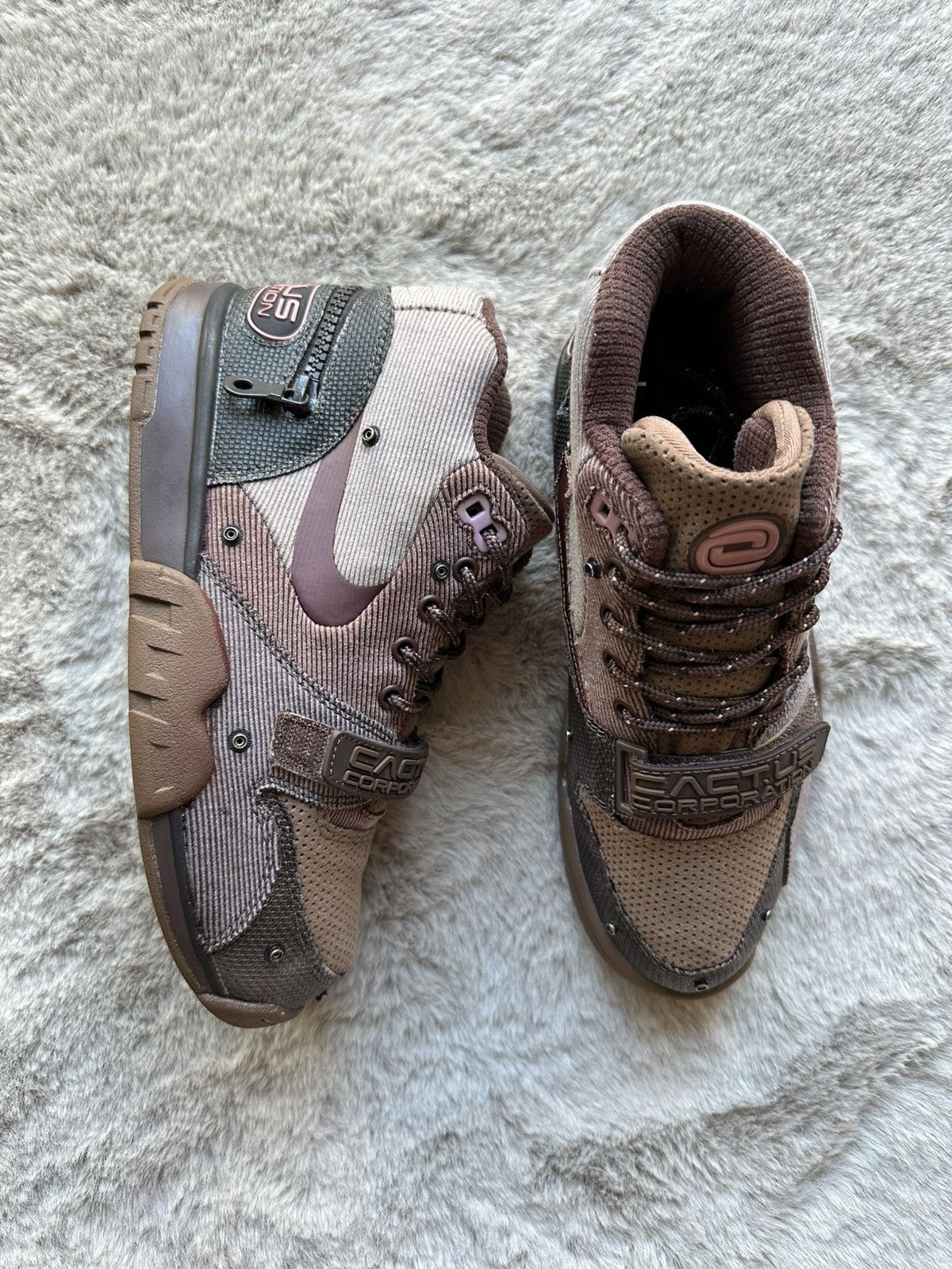 Nike × Travis Scott Nike Air Trainer 1 x Travis Scott Cactus Corporation Wheat Size US 5.5 / EU 38 - 2 Thumbnail