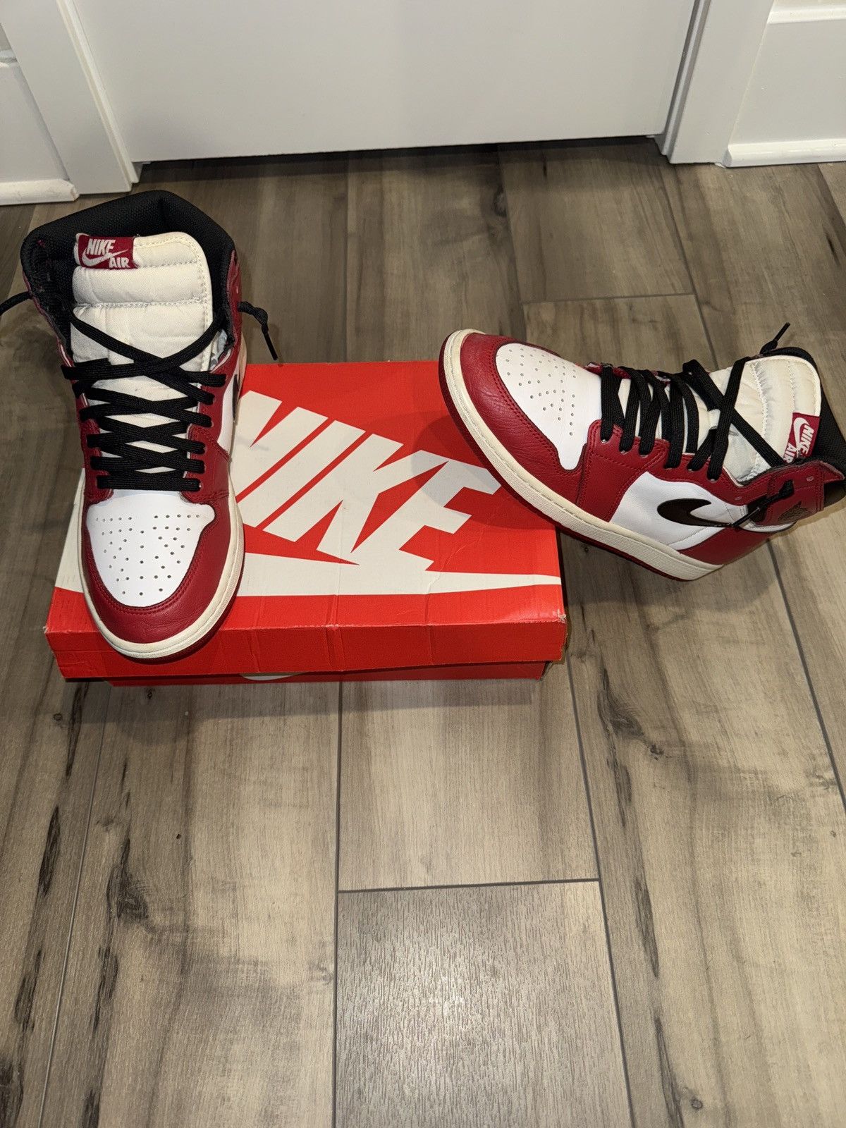 Jordan Brand JORDAN 1 RETRO HIGH CHICAGO ‘2015’ Size US 10.5 / EU 43-44 - 7 Thumbnail