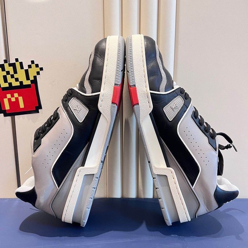 Louis Vuitton Louis Vuitton Trainer Sneakers in Black and Gray -2508 Size US 11.5 / IT 41.5 - 7 Thumbnail