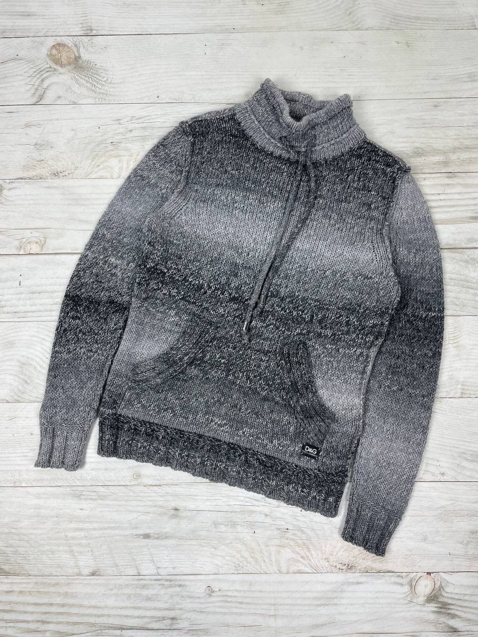 image of Dolce Gabbana Vintage Dolce & Gabbana Sweater Knit Mini Logo Dg Grey, Men's (Size Small)