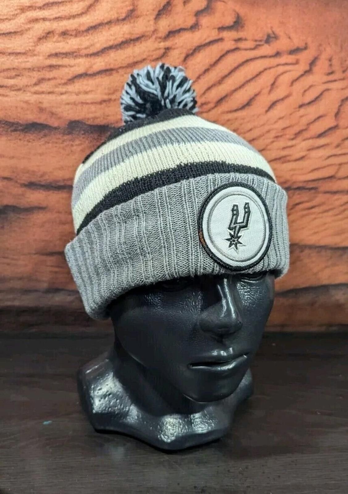 Mitchell & Ness NBA Mitchell And Ness Grey San Antonio Spurs Beanie WPom Pom Size ONE SIZE - 1 Thumbnail