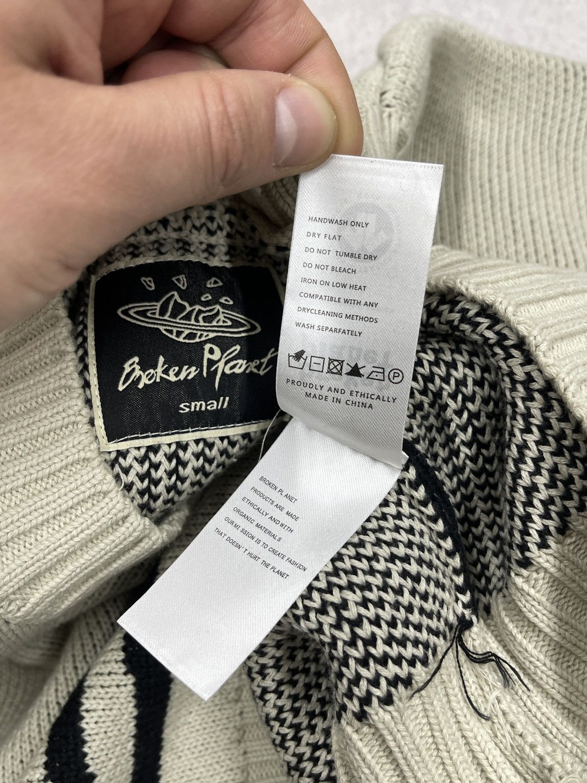 Broken Planet Broken Planet Knit Sweater Beige Organic Cotton Big Logo Size US S / EU 44-46 / 1 - 14 Thumbnail