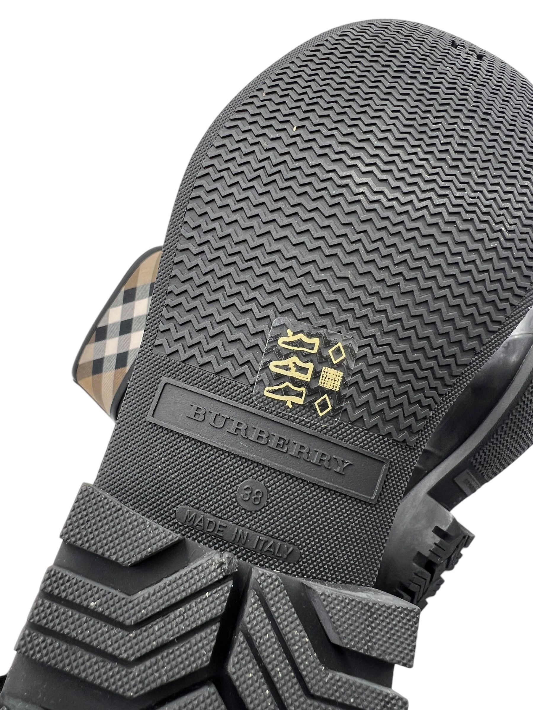 Burberry Burberry Black Rubber Rain Boots Size EU:38 US:8 Size US 8 / IT 38 - 9 Thumbnail
