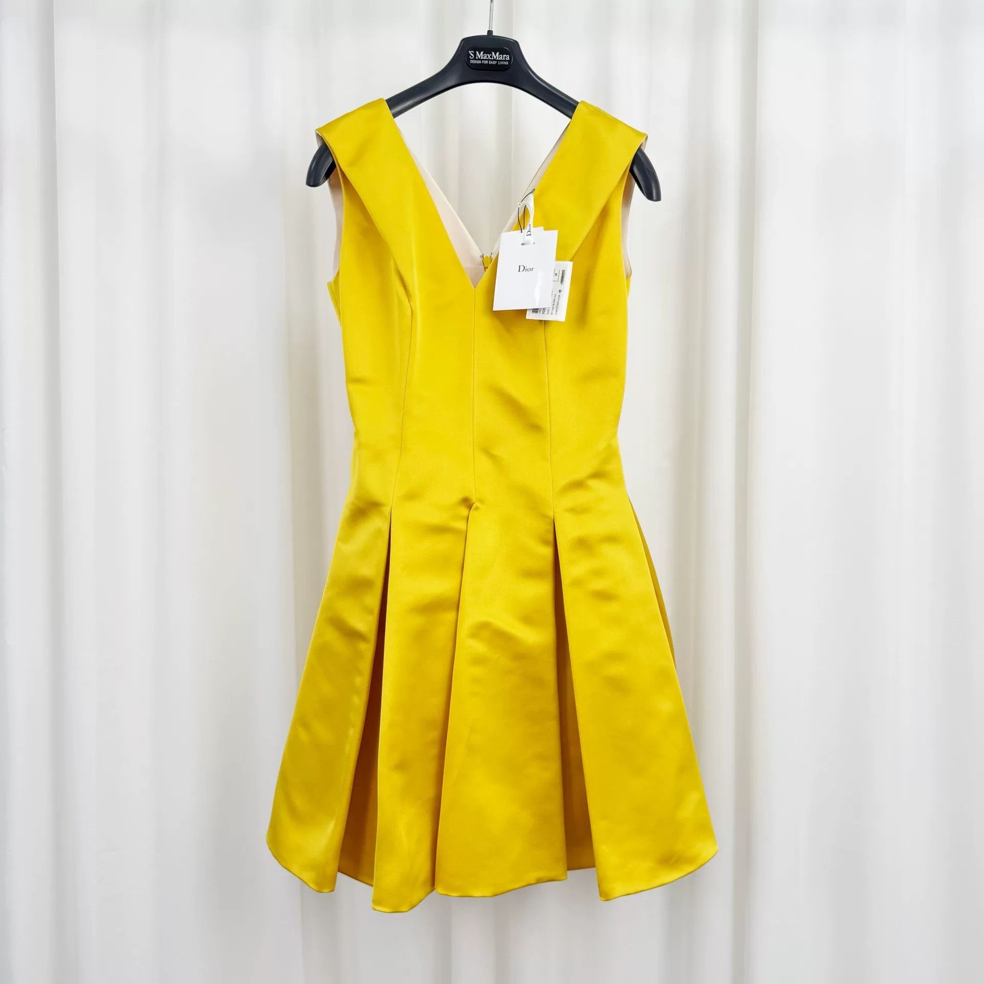 Dior Dior Yellow Thick Silk V-Neck Dress Size S / US 4 / IT 40 - 1 Thumbnail