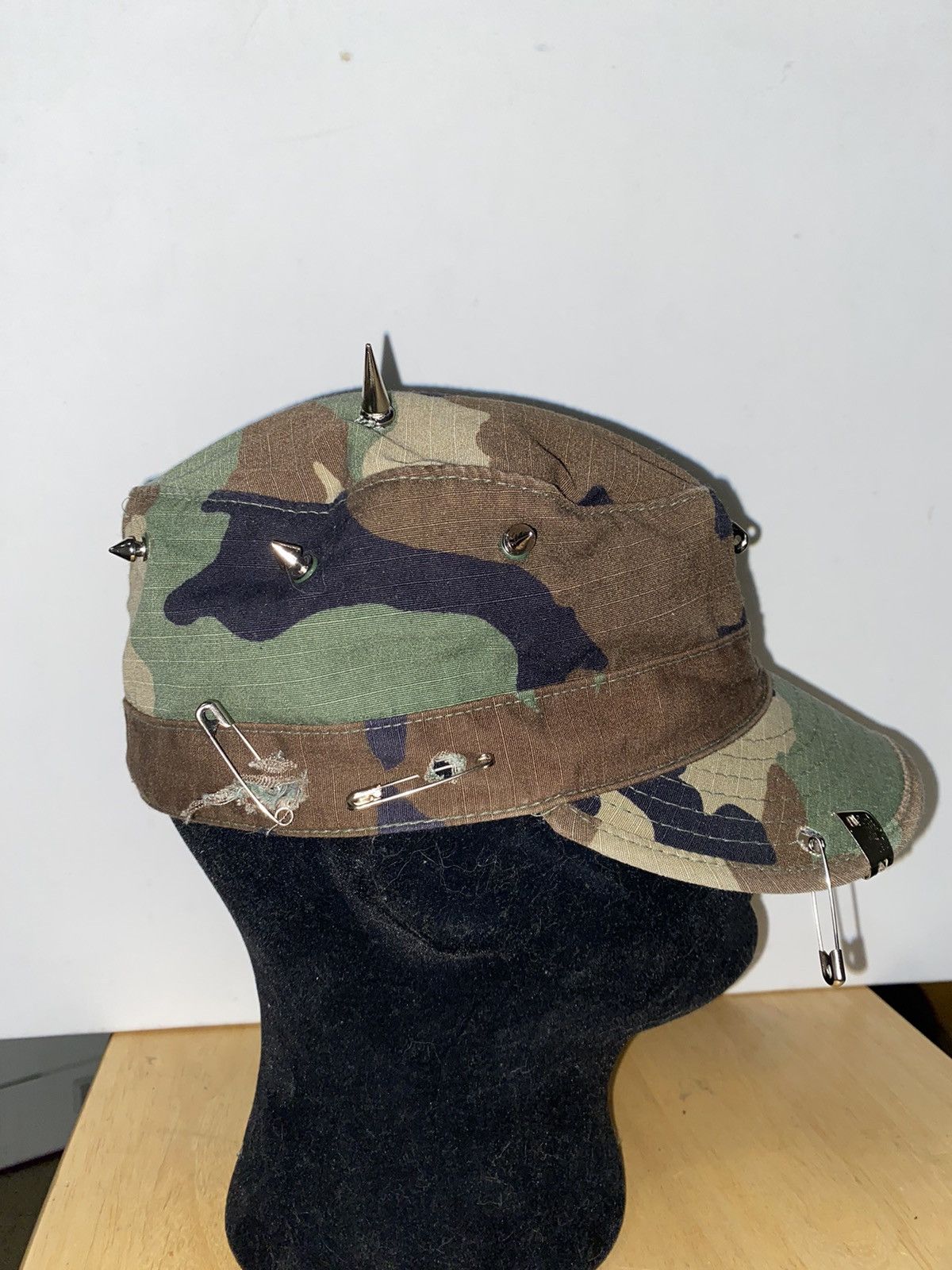 Vintage Custom Spiked and Studded Camouflage Cap Size ONE SIZE - 3 Thumbnail