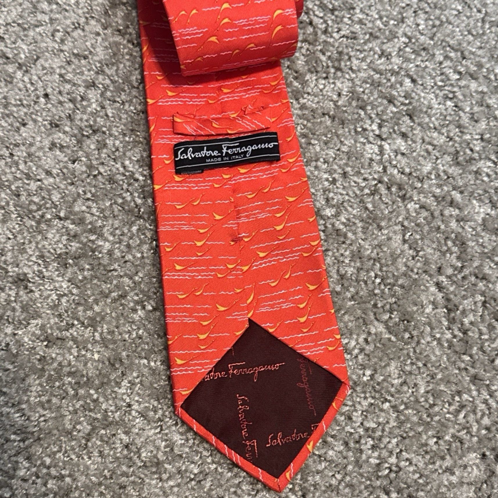 Salvatore Ferragamo VINTAGE Salvatore Ferragamo Bird Tie Red Silk Men Neck Tie Stork Heron Water 100% Silk Bird Theme Mens Size ONE SIZE - 4 Thumbnail