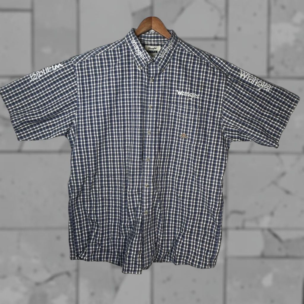Wrangler Wrangler Riata Dark Blue Plaid Long Sleeve Button-Up Men’s 2XL Multicolor Pattern Wrangler Riata Shirt Mens XXL Regular Fit Button-Up Size US XXL / EU 58 / 5 - 1 Thumbnail