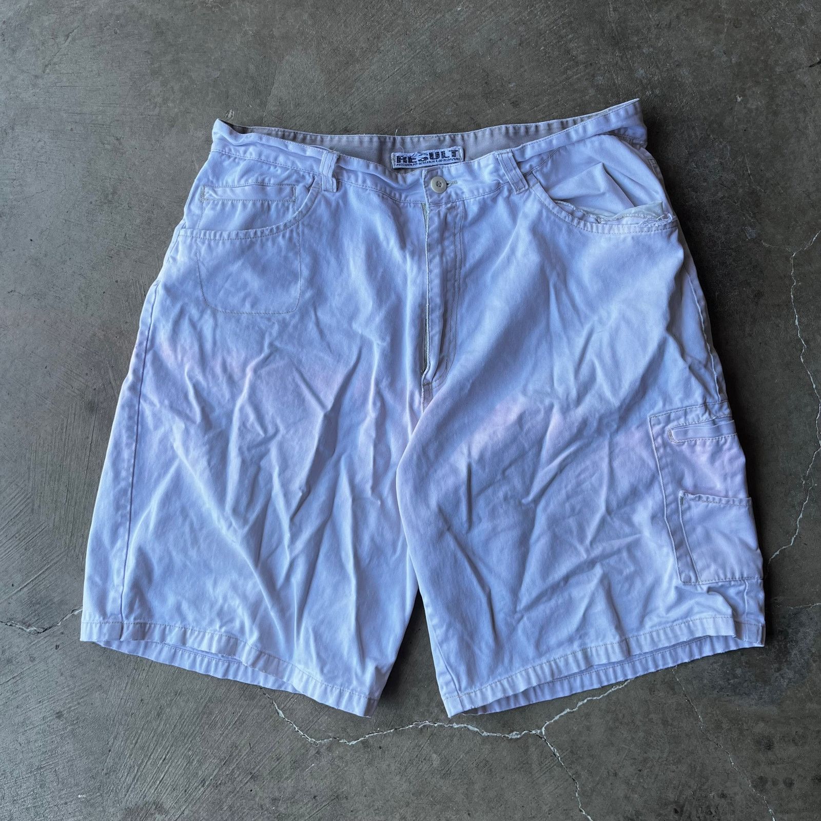 Vintage VINTAGE RESULT SHORTS Y2K CARGO WHITE BAGGY SUMMER FITS 37 Size US 37 - 1 Thumbnail