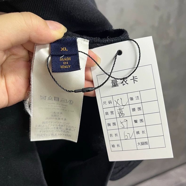 Louis Vuitton Louis Vuitton Black monogram circle printed hoodie Size US XL / EU 56 / 4 - 3 Thumbnail