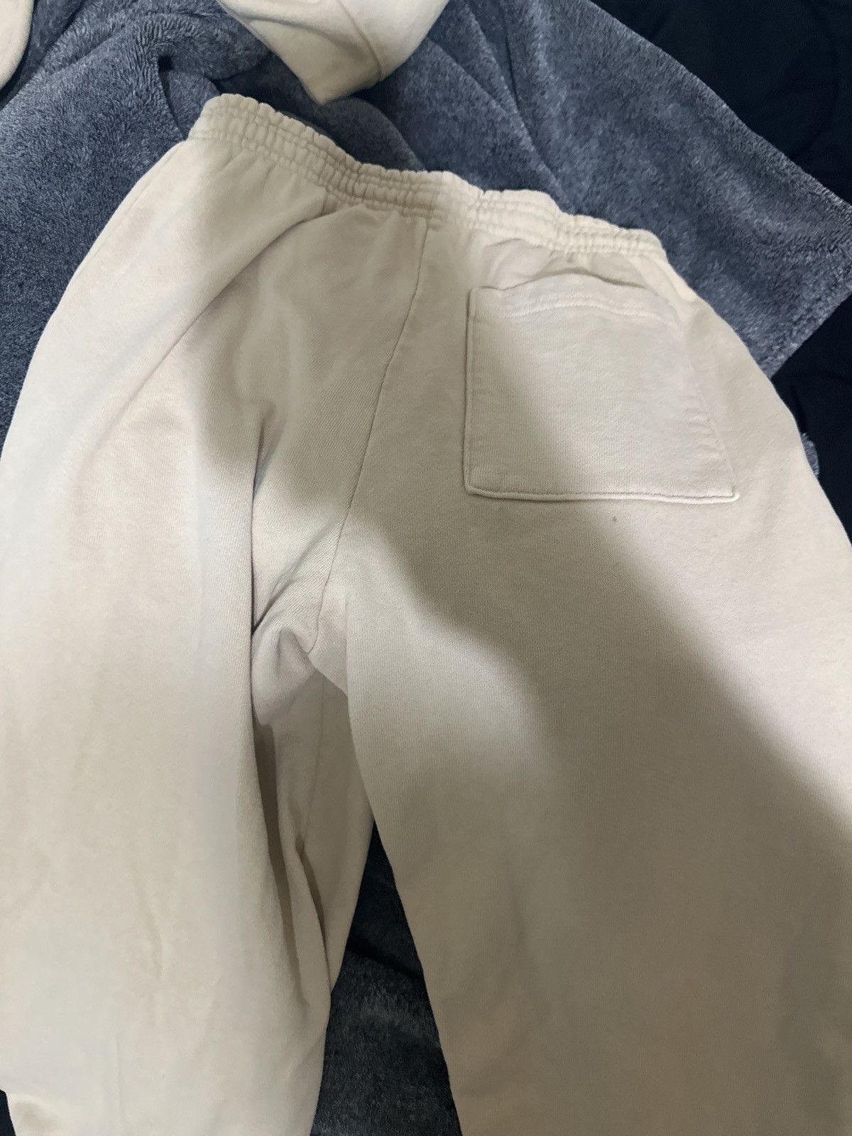 Other el ultimo tour del mundo sweats skull Bad Bunny Size US 32 / EU 48 - 2 Thumbnail