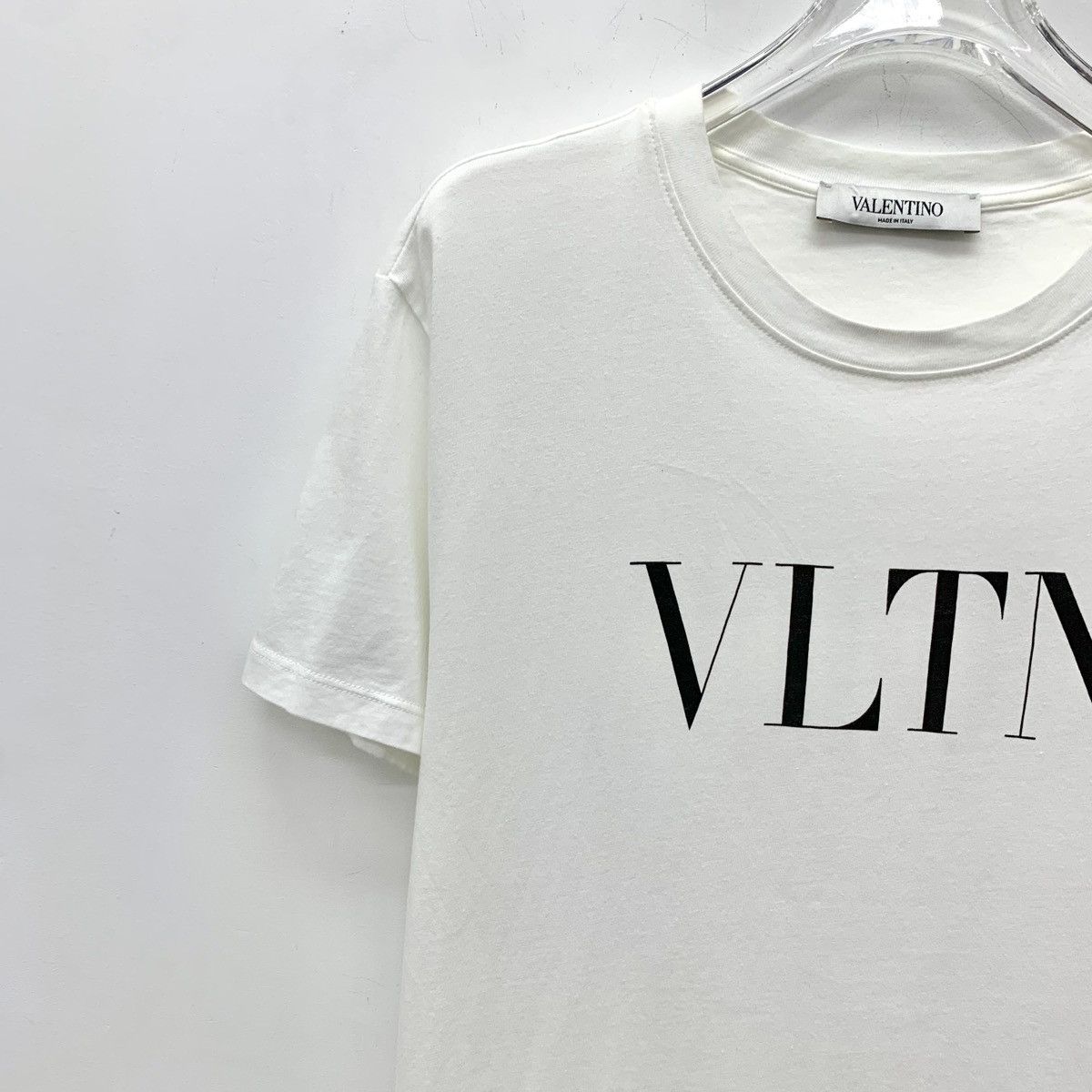 Valentino Valentino White Letter Print Short Sleeve T-shirt K26WX Size US XS / EU 42 / 0 - 3 Thumbnail
