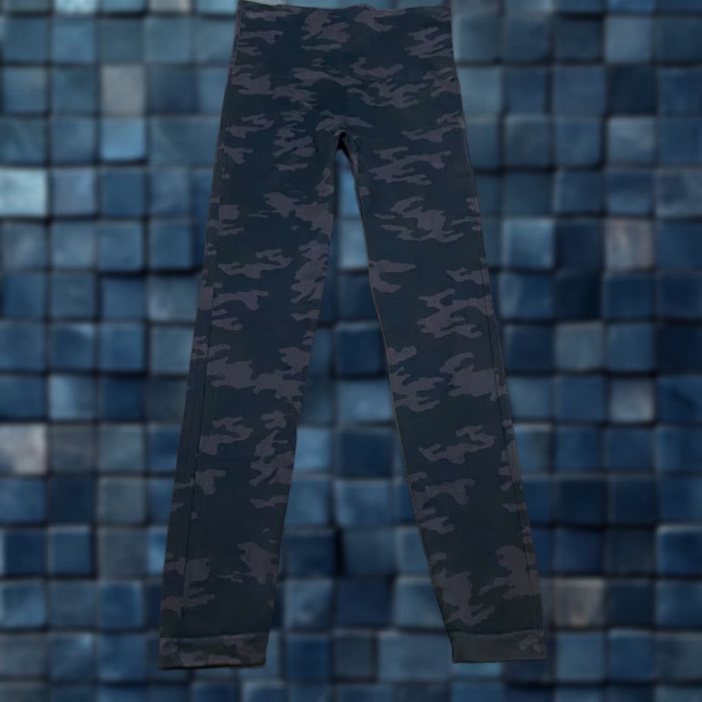 Spanx Spanx Womens Leggings S Gray Black Camo Look at Me Now Seamless Stretch Size 28" / US 6 / IT 42 - 1 Thumbnail
