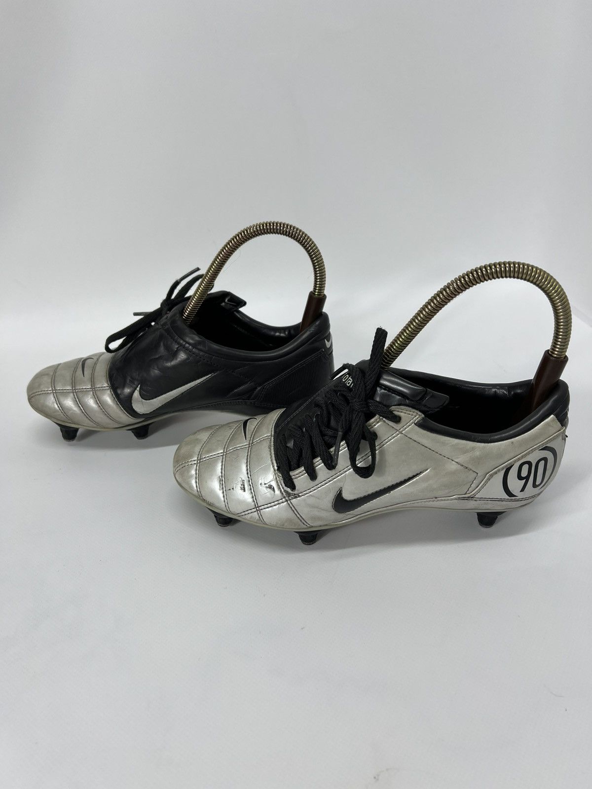 Nike VINTAGE NIKE TOTAL 90 Soccer BOOTS FOOTBALL Size 5.5 Size US 5.5 / EU 38 - 1 Thumbnail