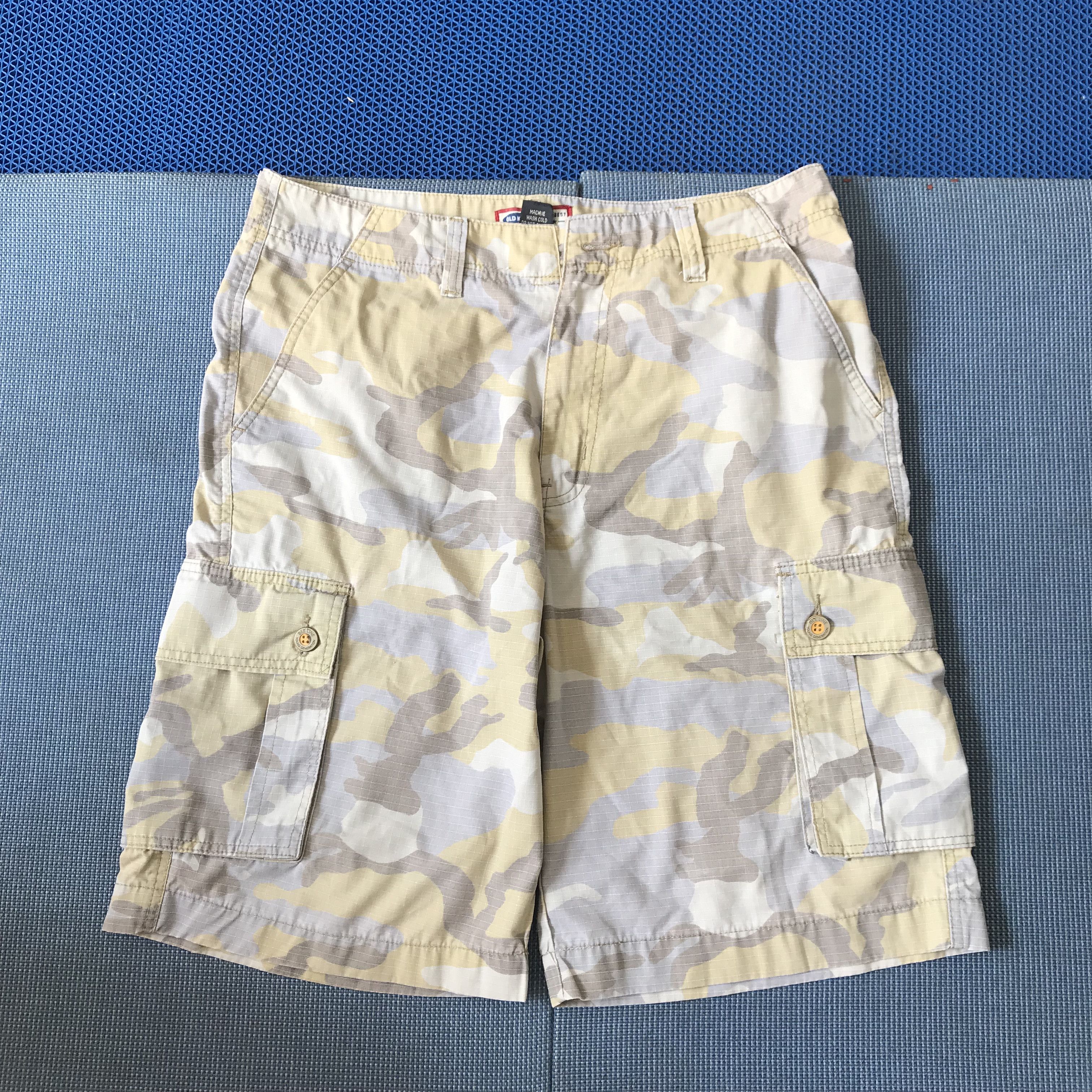 Old Navy Old Navy Blue Jeans Camouflage Military Shorts Cargo pants Size US 32 / EU 48 - 2 Thumbnail