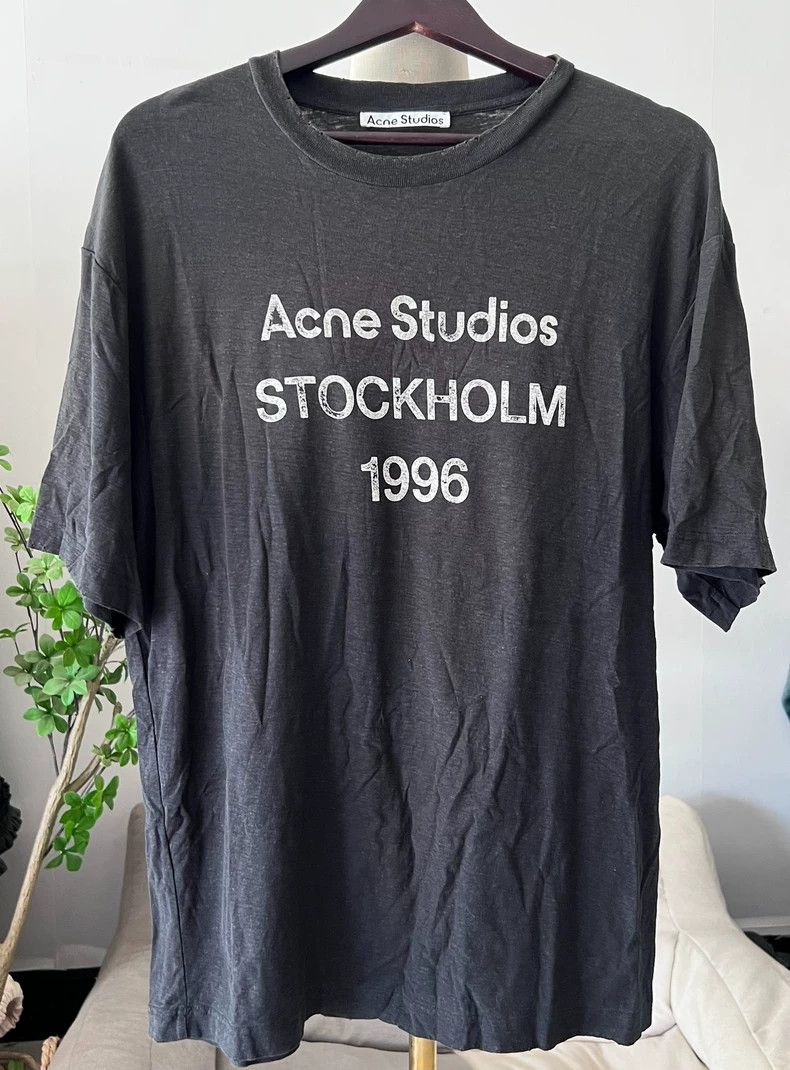 Acne Studios Acne Studios Black lettered short-sleeved shirt Size S / US 4 / IT 40 - 6 Thumbnail