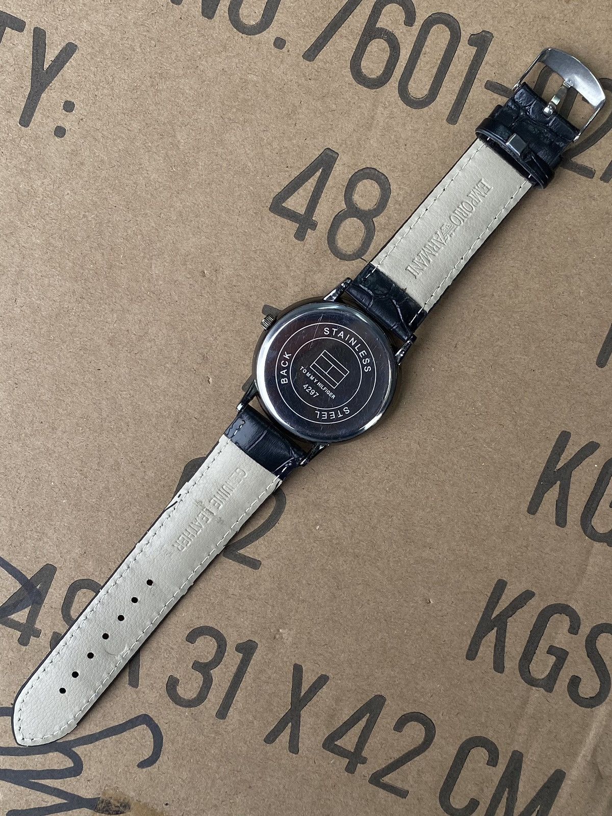 Japanese Brand × Jewelry × Vintage Minimalist Black Leather Watch - Japanese Brand Size ONE SIZE - 4 Thumbnail