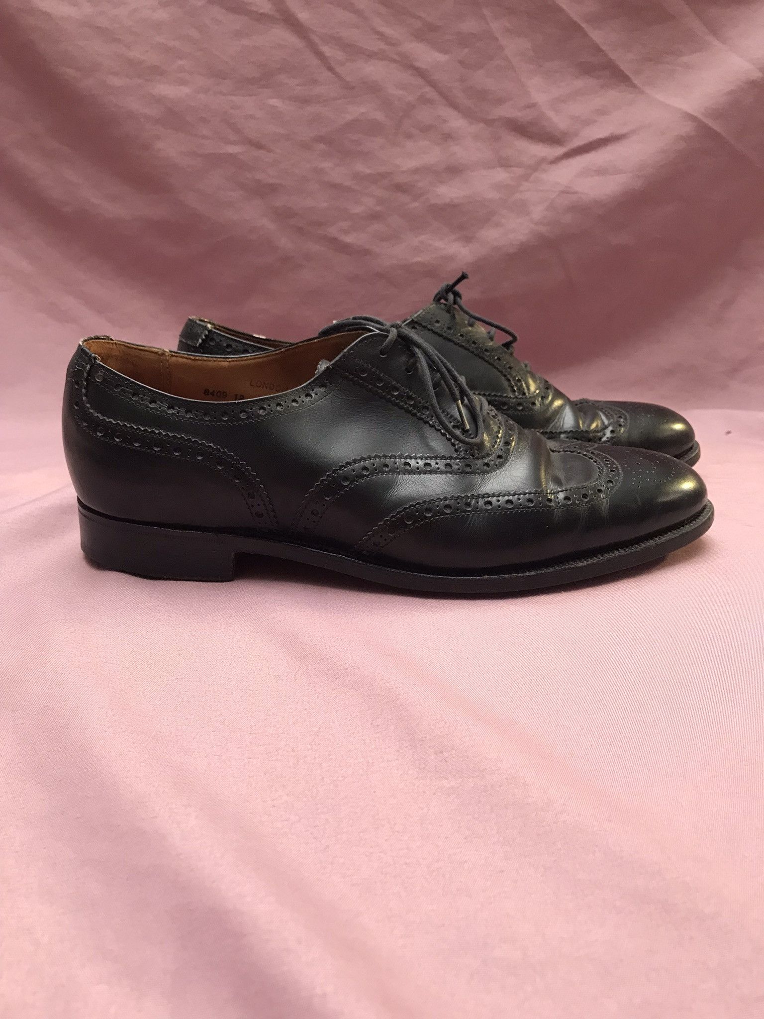 Crockett & Jones CROCKETT & JONES MADE IN ENGLAND BLACK LEATHER FULL BROGUES Size US 8 / EU 41 - 7 Thumbnail